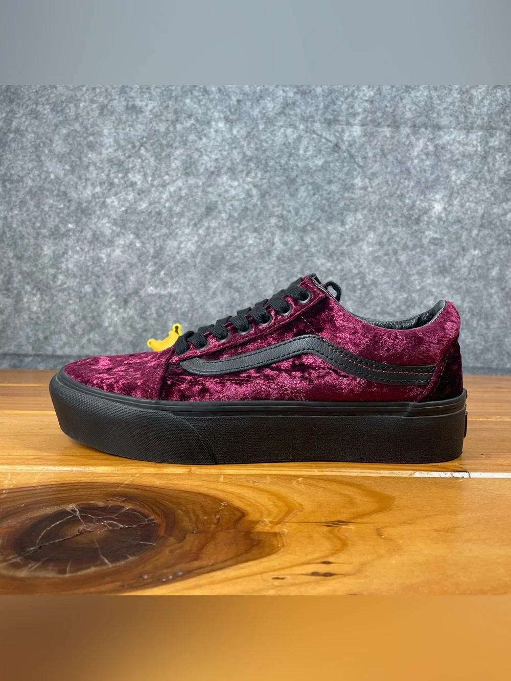 Vans Old Skool Platform Mens 7 / Womens Size 8.5 Crushed Velvet Burgundy Maroon